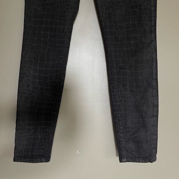 J Brand Leenah High Rise Skinny Ankle Jeans Size 28 Caiman Python Print Black - Picture 8 of 16